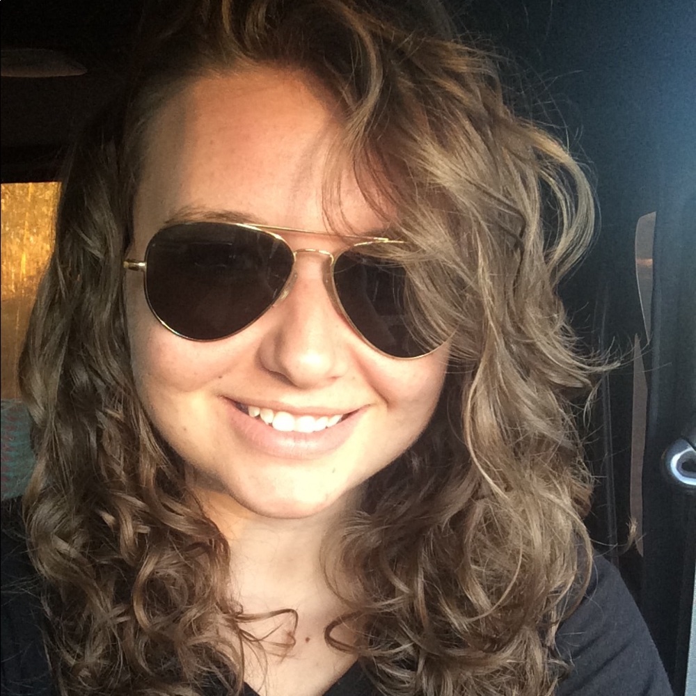 Meet your Posher, Ashley